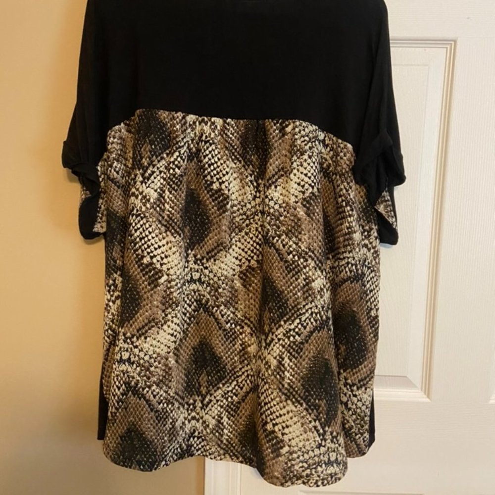 Cato Fashions Knit/Woven Flowy Top - Size 22/24W - Black/Snake Print - Picture 7 of 8